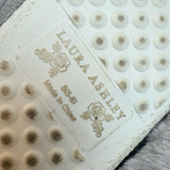 Laura Ashley Gray Plush Sherpa Slippers Ankle Booties S Small 5 6 - Picture 8 of 9